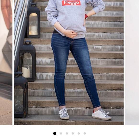 PREGGO LEGGINGS
Tribeca Skinny Maternity Jeans - Picture 1 of 9